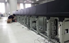 為什么操作臺必須具備線纜管理系統？