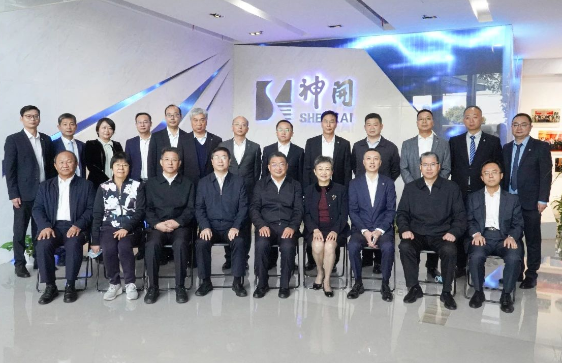 中石化高級副總裁劉宏斌一行益臨神開參觀考察(圖6) 中石化高級副總裁劉宏斌一行益臨神開參觀考察(圖6)